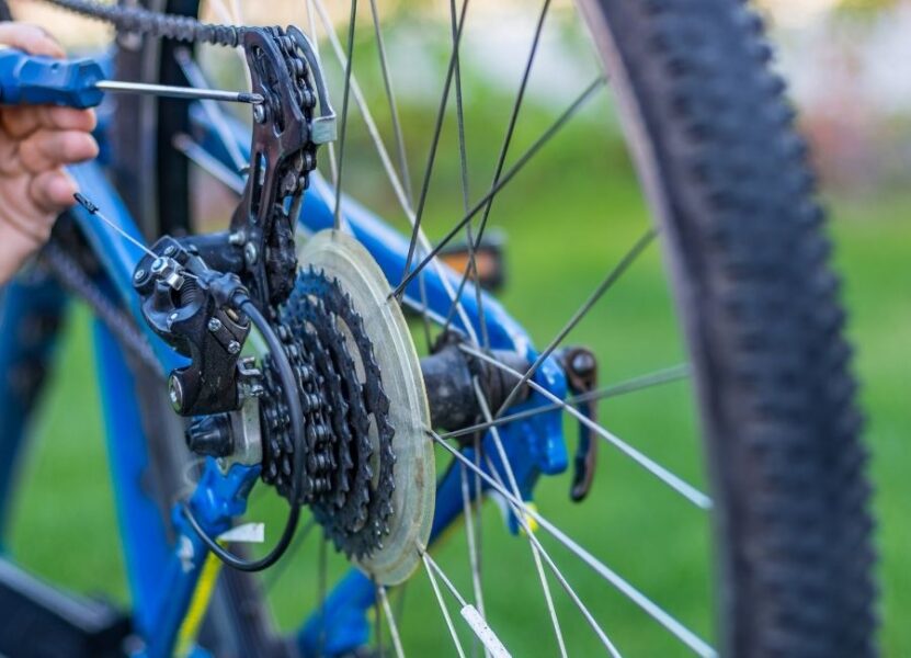 Do Electric Bikes Have Gears? How and When To Use Them String Bike