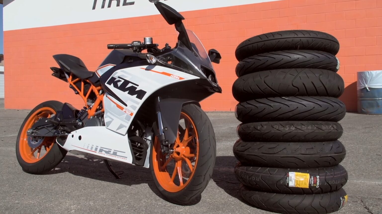 Thin Tires vs Thick Tires 4 Key Differences