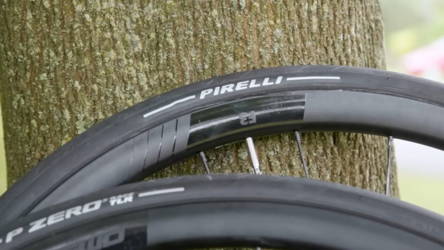 28mm vs 32mm Bike Tires Navigating Your Best Path to Cycling