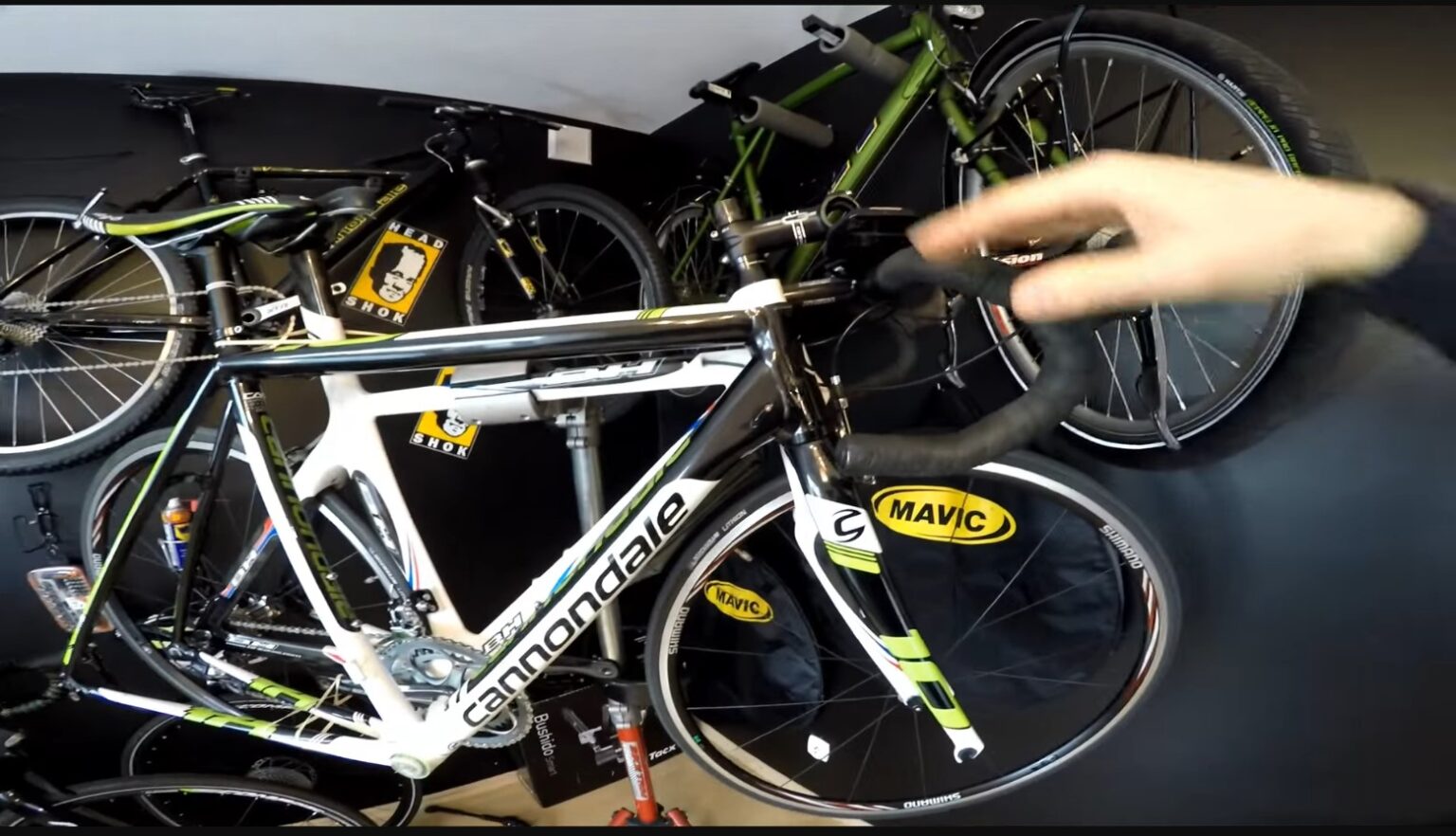 Triathlon Bike Vs Road Bike (Explained) String Bike