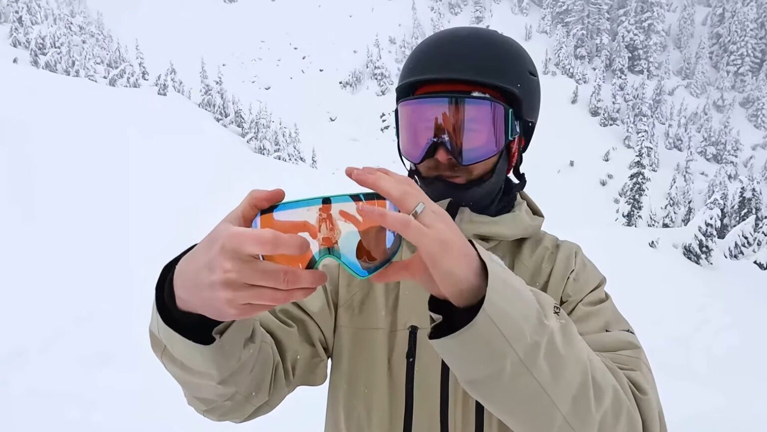 Mountain Bike Goggles Vs Ski Goggles (5 Key Difference) String Bike