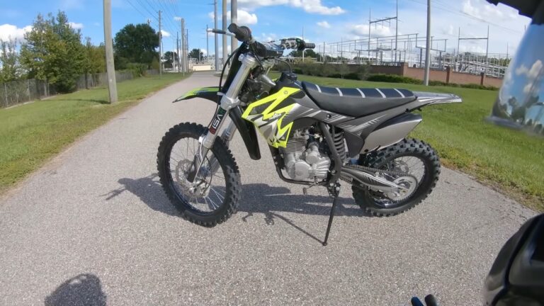 THUMPSTAR 250 Dirt Bike