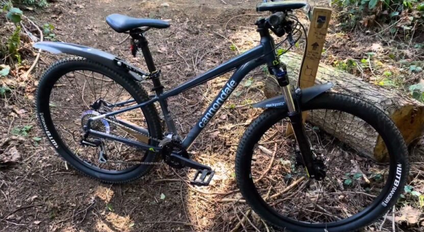 CANNONDALE TRAIL 6 BEST FOR DIRT TRAILS AND PATHS
