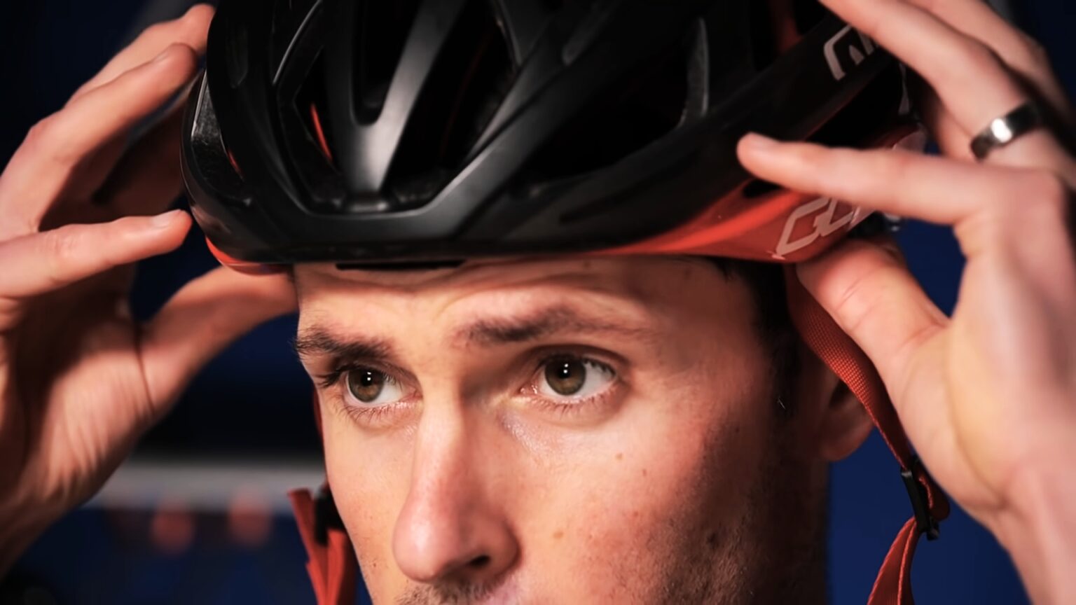 Do Bike Helmets Expire? (5 Answer Explained) String Bike