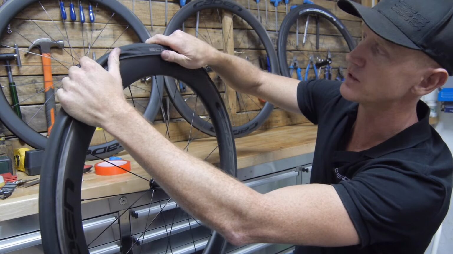 Tubeless Vs Clincher Tires (5 Pros Explained) String Bike