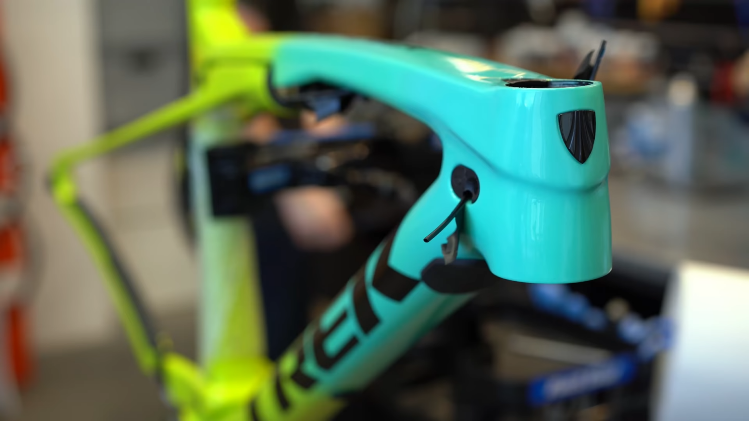 Motobecane vs Trek Bikes (7 Helpful Differences) String Bike