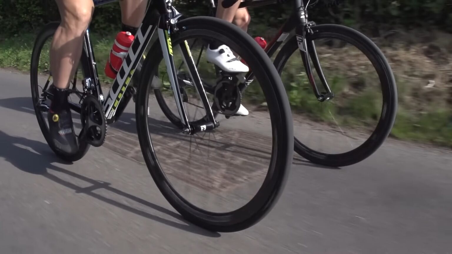 Tubeless Vs Clincher Tires (5 Pros Explained) String Bike