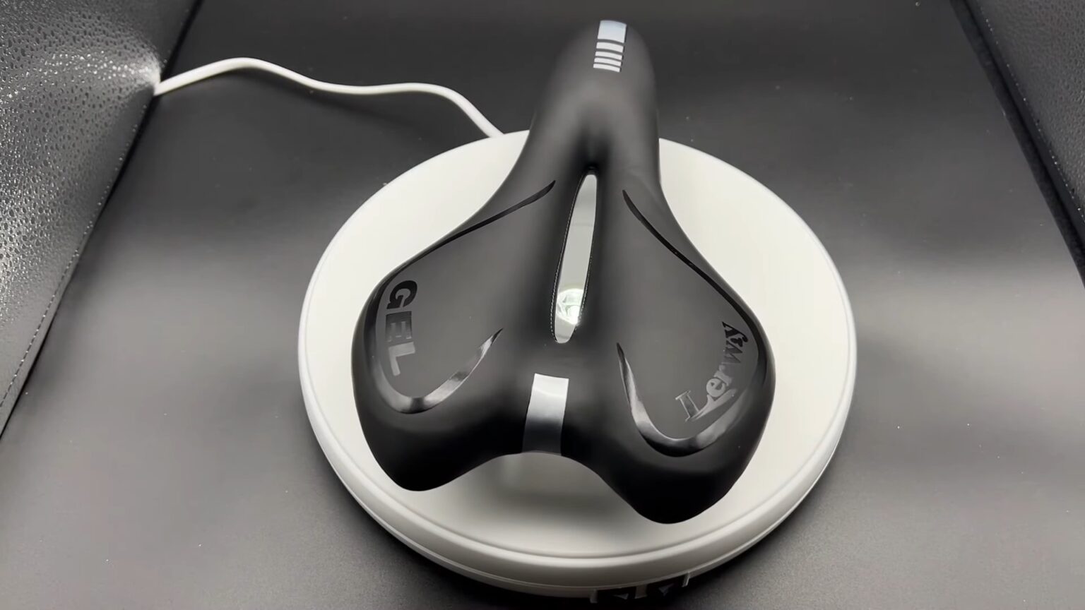 Bike Seats for Heavy Riders (9 Bike Seat Explained) String Bike